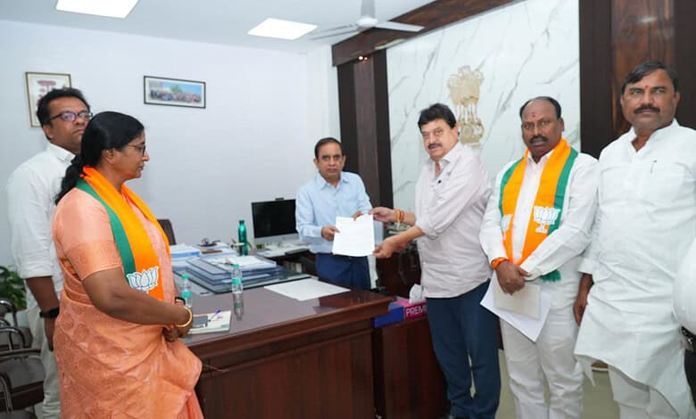 BJP submits representation to Telangana CEOBJP submits representation to Telangana CEO