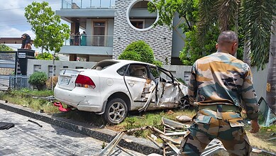 Hyderabad: Student killed, two hurt in early-morning crash