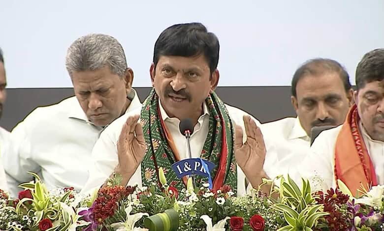 Chief Minister speaking at the launch event for 1 lakh Indiramma LIG houses in CURE.