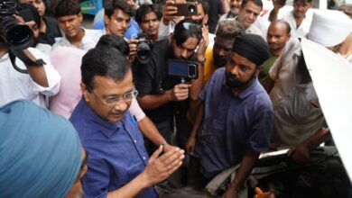 Kejriwal visits service station to hear consumers' E20 concerns