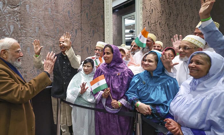 Prime Minister Narendra Modi greets Indian community members in New Zealand.