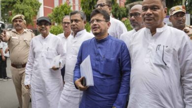 TMC rebel leaders led by Ritabrata meet EC in Delhi