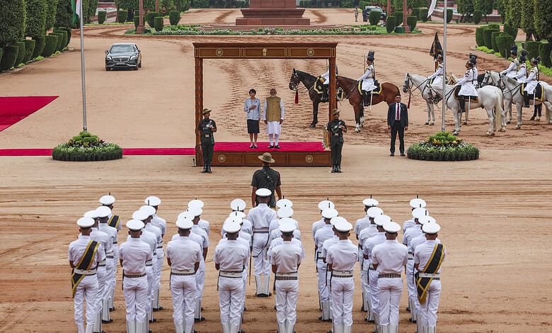 Japanese PM receives ceremonial welcome at Rashtrapati Bhavan in India.
