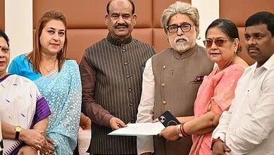 TMC rebel group with Lok Sabha Speaker Om Birla