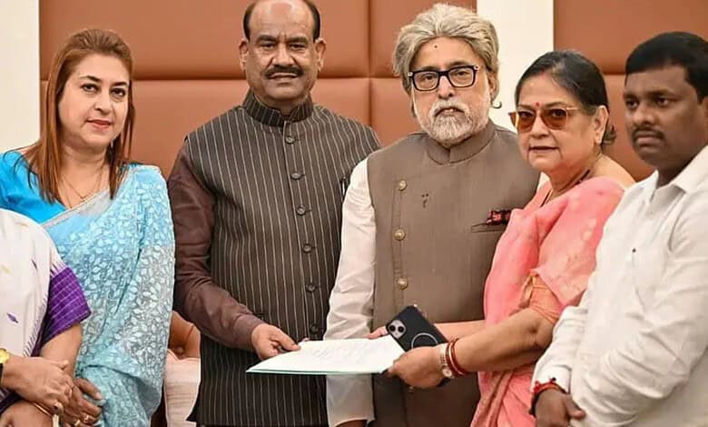 TMC rebel group with Lok Sabha Speaker Om Birla