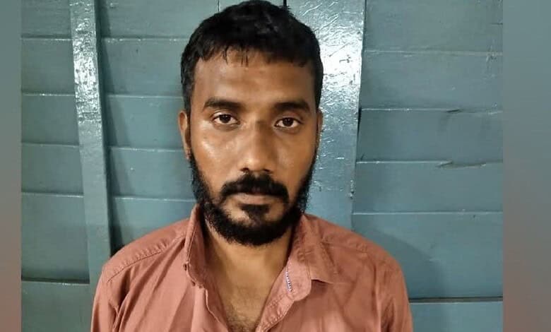 Mangaluru bus conductor held for flashing college students