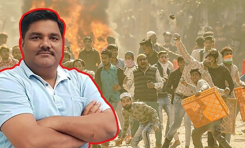 Ex-AAP councillor Tahir Hussain involved in 2020 Delhi riots, image shows chaos and crowd.