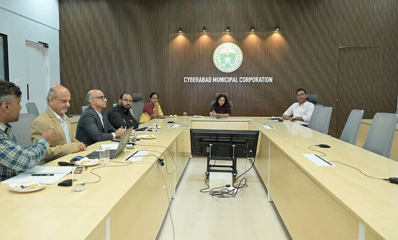 CMC officials in a meeting