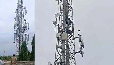 Man climbs tower in Nalgonda over Indiramma housing scheme