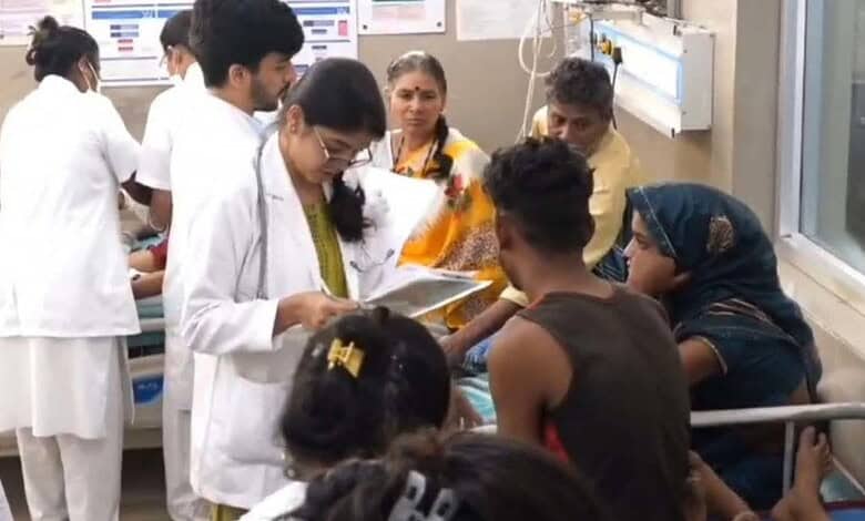 17 migrant workers injured as Bolero overturns near Shivamogga
