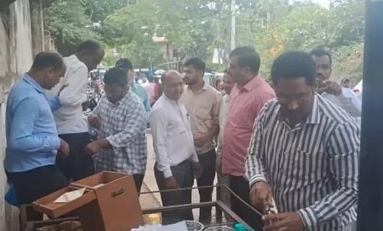 Lokayukta operations expose alleged bribery in court