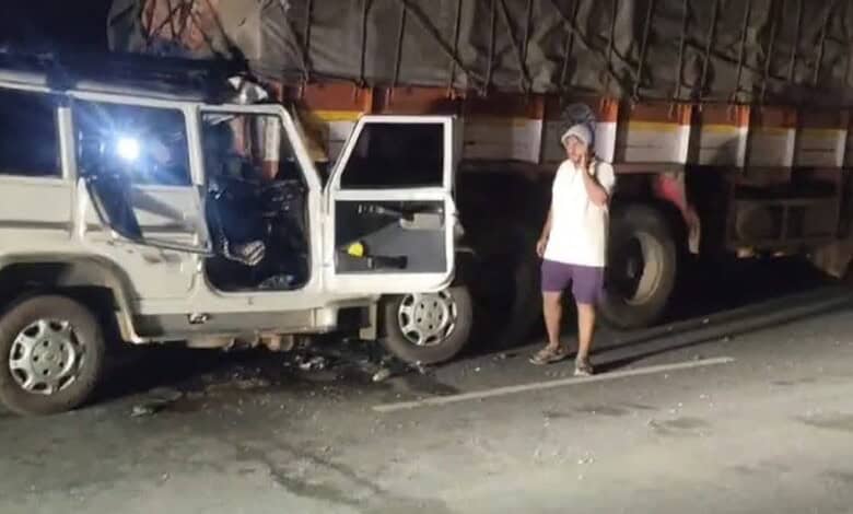 Two killed, six injured as Bolero rams parked lorry in Koppal