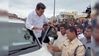 BRS Working President KTR was stopped by police while heading to Bhupalpally