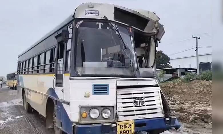 Hyderabad: Four escape with minor injuries in RTC bus crash