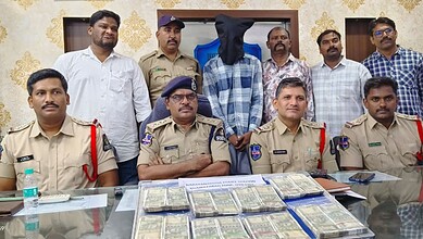 Carpenter at construction site flees with Rs 7.7L, held