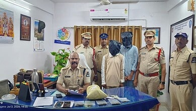 Habitual offenders held after chase, ganja seized