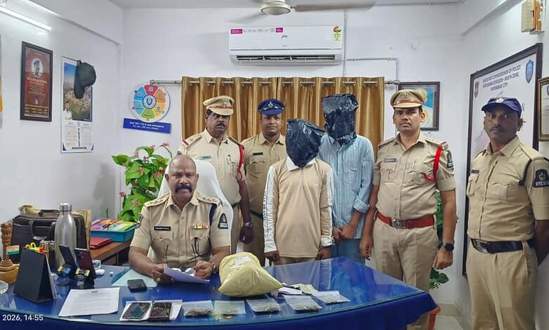 Habitual offenders held after chase, ganja seized