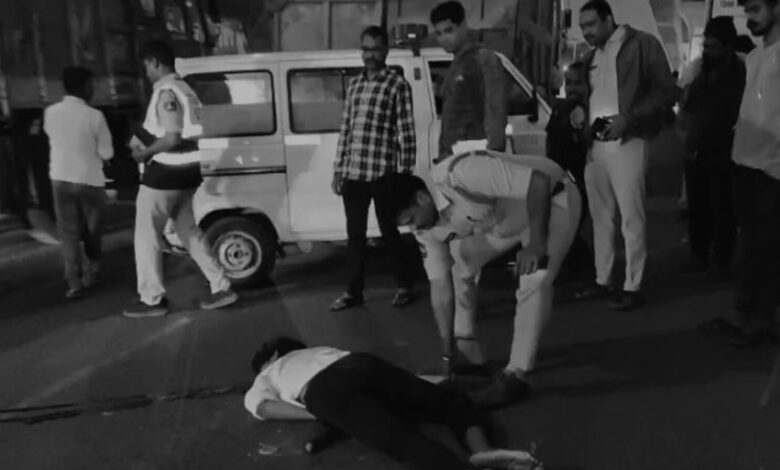 Two teenagers killed, one injured in road accident in Hyderabad