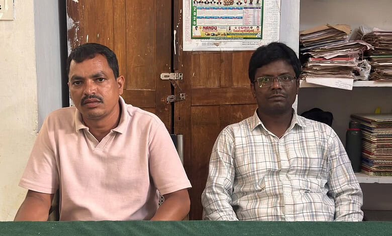 Telangana forest officials accept Rs 1.2 lakh bribe, held by ACB