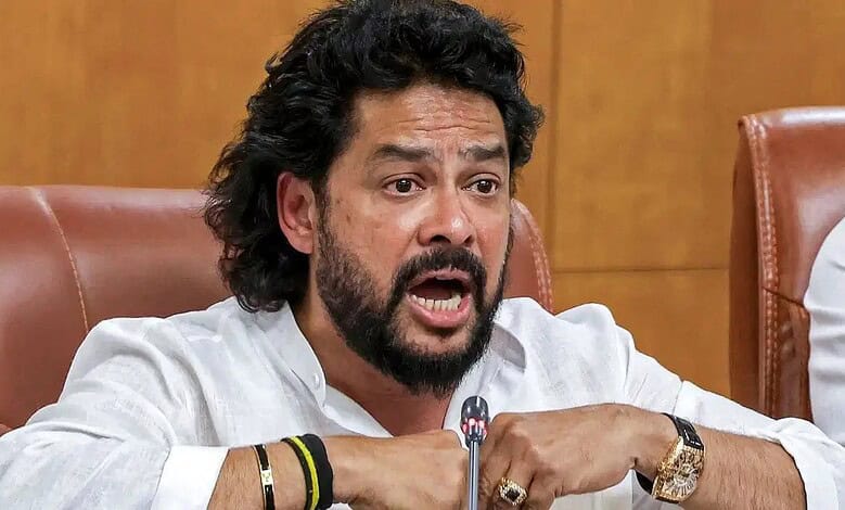Karnataka politician Nagendra speaking passionately during a press conference.