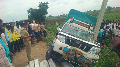 Bolero rams into electric pole