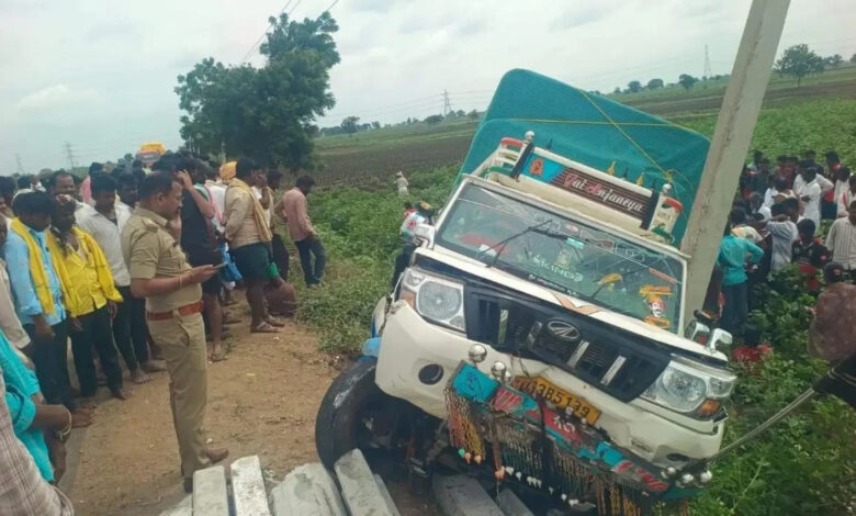 Bolero rams into electric pole