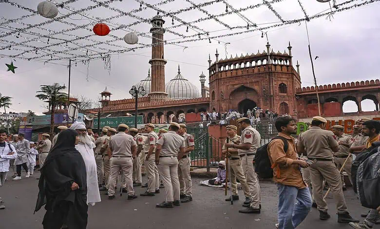 Demolition, encroachment removal drive around Jama Masjid begins