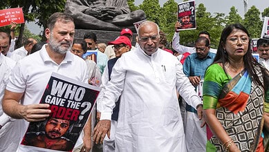 Opposition MPs slam Shah, take out protest march