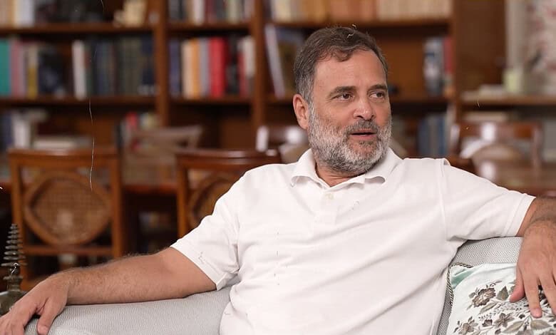 Rahul Gandhi interacts with students who faced police brutality during CJP protests