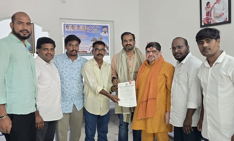 Telangana auto strike withdrawn on Minister Ponnam’s assurance