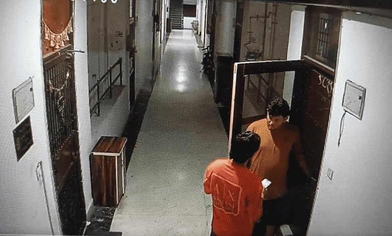 Video: Customer assaults agent for late delivery in UP’s Meerut