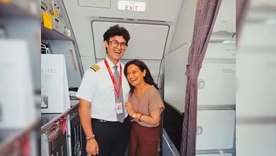 Pilot Tanish Arora with his mother