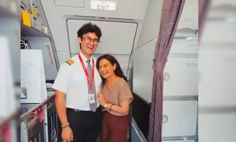 Pilot Tanish Arora with his mother