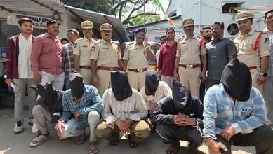 Langer Houz Police with the arrested accused