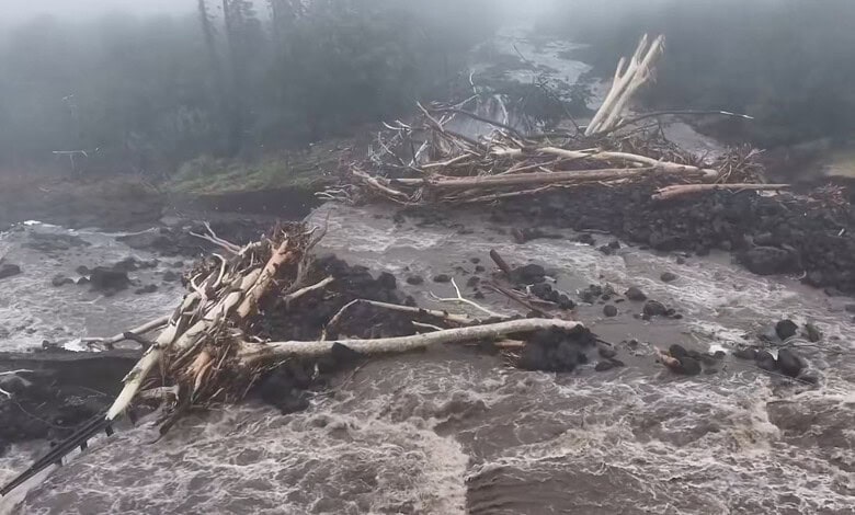 Destruction in Hawaii duet to the storm