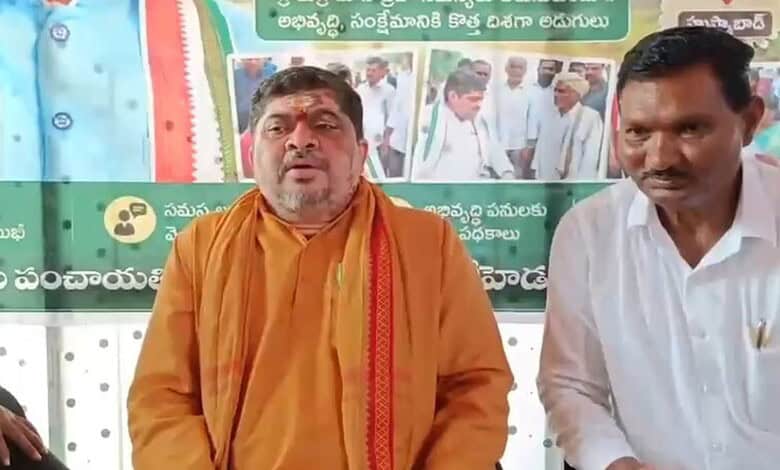 Telangana Transport Minister urges auto drivers to call off strike at a press conference.