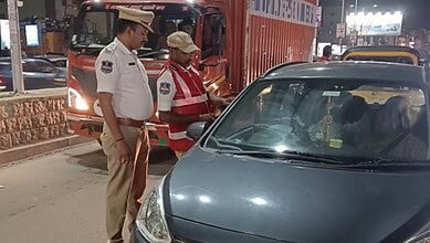 Cyberabad traffic poice conduct drunk driving check