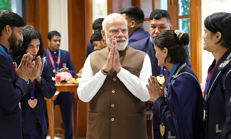 ‘Always cheer for Bharat,’ says PM as he meets CWG medal winners
