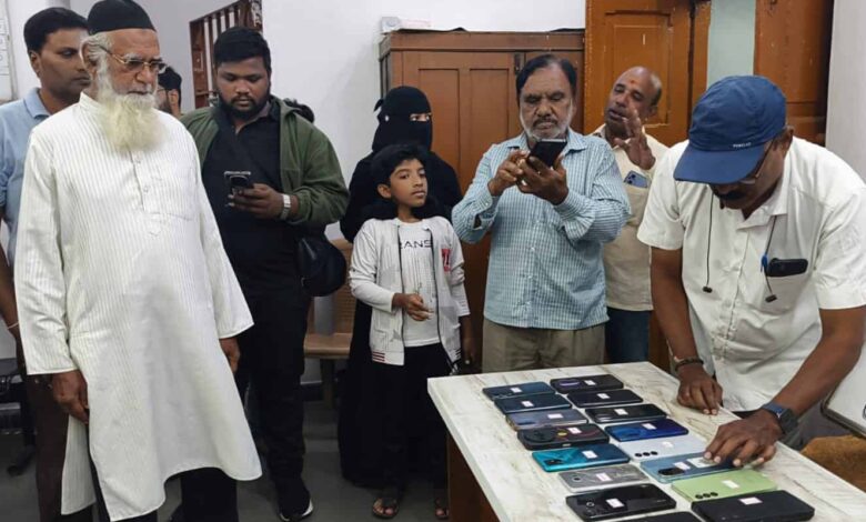 Chaderghat police returns 16 lost mobile phones to owners