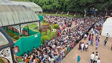 Lalbagh Flower Show draws 1.46 lakh visitors in a single day