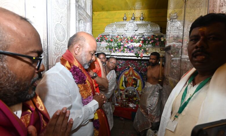 Union Minister of State for Home Bandi Sanjay Kumar visits Ujjaini Mahakali Temple in Secunderabad