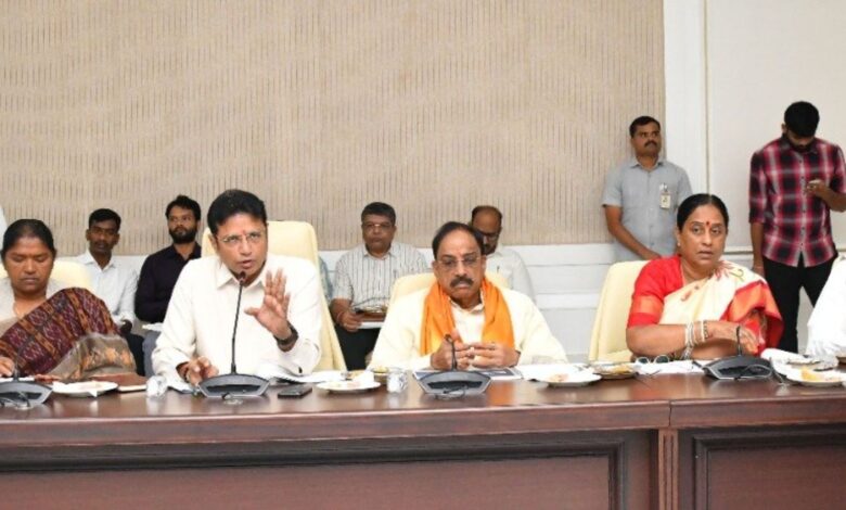 Telangana ministers discuss preparations for Godavari Pushkaralu