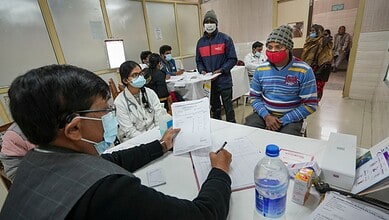 Patients and doctors at Civil Hospital.