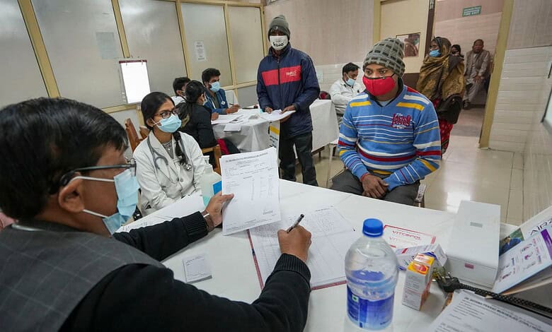 Patients and doctors at Civil Hospital.