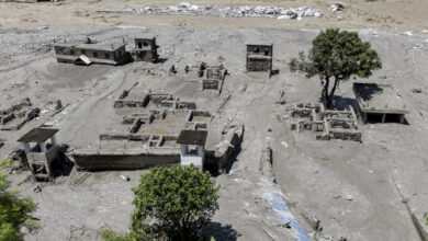Death toll from Nepal-Tibet flash flood climbs to 469