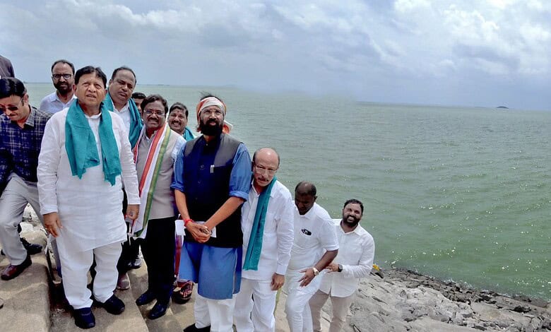 Telangana Irrigation Minister N Uttam Kumar Reddy inspects irrigation projects