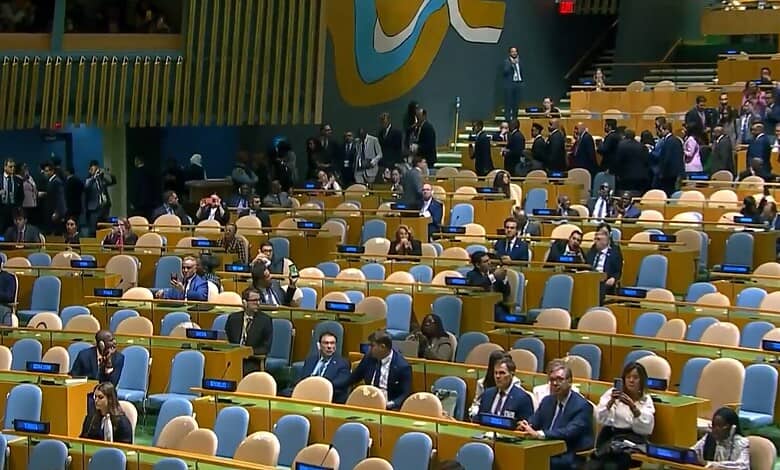 Delegates walk out as Benjamin Netanyahu addresses UN