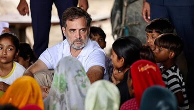 Rahul visits Delhi slum