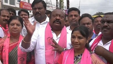 Karimnagar MLA Gangula Kamlakar addresses the gathering,