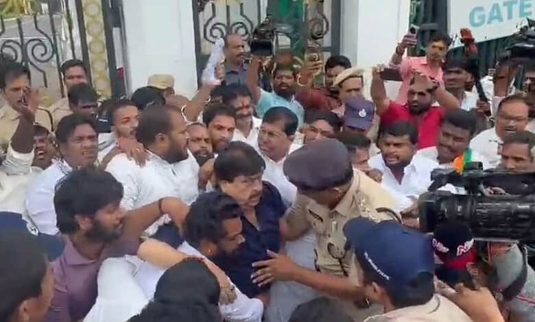 Telangana BJP President N Ramchander Rao being detained fro Secretariat